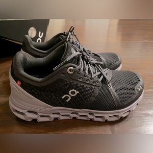 On Running On Cloud Cloudstratus Running Shoes Helion Size 6 Black/Lilac